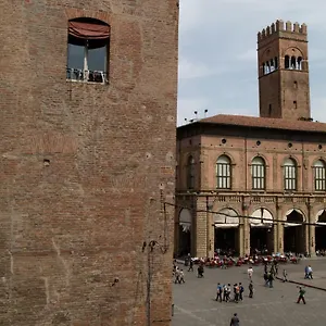 Konukevi Casa Isolani Luxury Piazza Maggiore 1